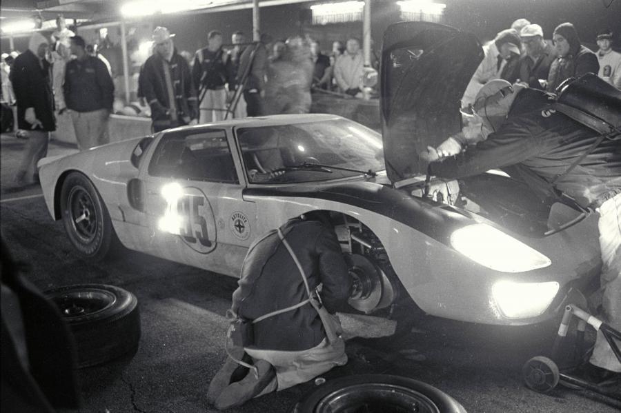 Ford GT40 (Mk II) 1965 года  (фото 83 из 118)